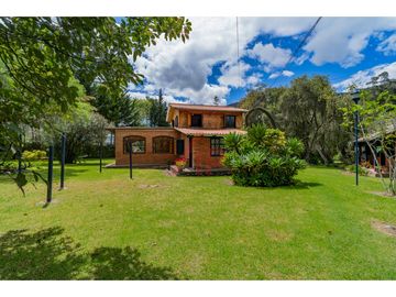ENCANTADORA Y RUSTICA QUINTA EN VENTA EN EL CABO, PAUTE