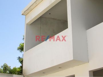 # 🏡 CASA ALGARROBO - Tu Hogar Ideal en La Mariposa ✨

🎯 **Oportunidad Única en Casco Gris**
Descubre esta excepcional casa de 207 m² construidos so