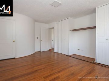 Departamento en Venta en Metro San Miguel / Teresa Vial