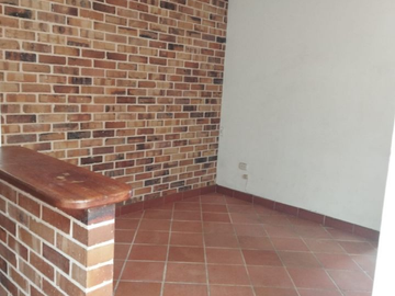 casa en arriendo en la cruz. Cod A400339