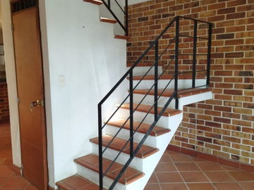 casa en arriendo en la cruz. Cod A400339
