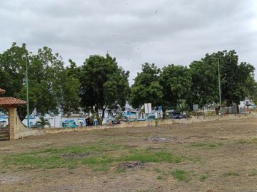 Se Vende Terreno para Desarrollar Cerca del Mar y Frente al Mar en Puerto Lopez