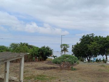 Se Vende Terreno para Desarrollar Cerca del Mar y Frente al Mar en Puerto Lopez
