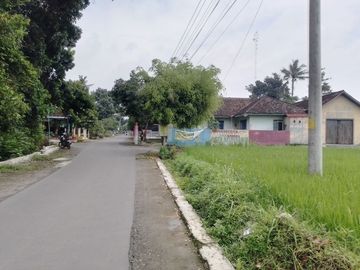 JUAL MURAH RUMAH KONSEP VILLA DI perbatasan yogya & klaten