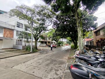 oficina en arriendo en urbanización la flora. Cod A124825