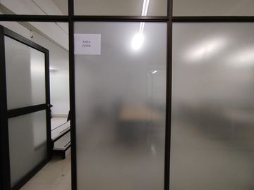 oficina en arriendo en urbanización la flora. Cod A124825