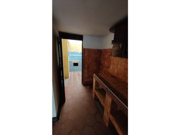 SE VENDE CASA DUPLEX GRANDE EN CUBA MUY CENTRAL
