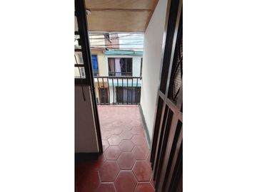 SE VENDE CASA DUPLEX GRANDE EN CUBA MUY CENTRAL
