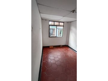 SE VENDE CASA DUPLEX GRANDE EN CUBA MUY CENTRAL