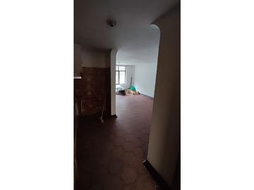 SE VENDE CASA DUPLEX GRANDE EN CUBA MUY CENTRAL