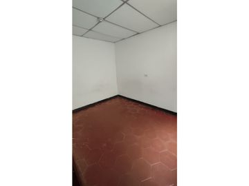 SE VENDE CASA DUPLEX GRANDE EN CUBA MUY CENTRAL