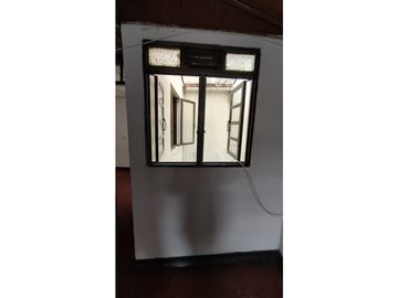 SE VENDE CASA DUPLEX GRANDE EN CUBA MUY CENTRAL