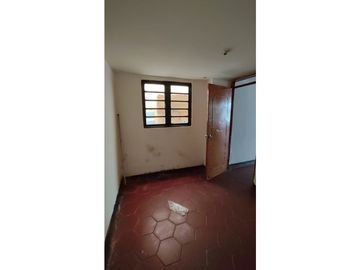 SE VENDE CASA DUPLEX GRANDE EN CUBA MUY CENTRAL