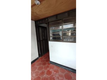 SE VENDE CASA DUPLEX GRANDE EN CUBA MUY CENTRAL