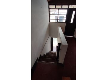 SE VENDE CASA DUPLEX GRANDE EN CUBA MUY CENTRAL