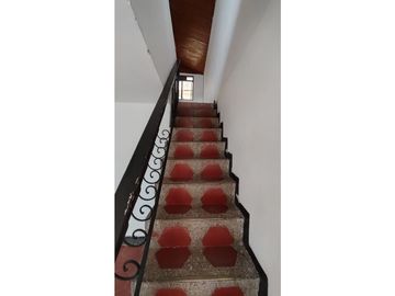 SE VENDE CASA DUPLEX GRANDE EN CUBA MUY CENTRAL