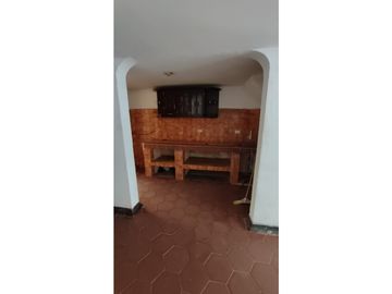 SE VENDE CASA DUPLEX GRANDE EN CUBA MUY CENTRAL