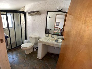 INCREÍBLE RESIDENCIA FRENTE AL LAGO DE TEQUES