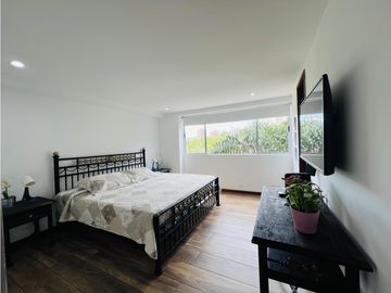 Apartamento Amoblado Sector Loma Los Benedictinos El Poblado