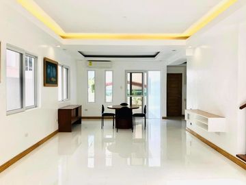 Furnished House with 4 Bedrooms and Swimming Pool for RENT in Amsic Angeles City
