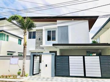 Furnished House with 4 Bedrooms and Swimming Pool for RENT in Amsic Angeles City