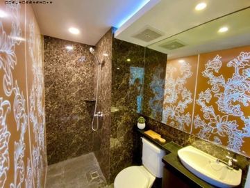 Apt. Puncak Dharmahusada View City Fully renovated with mini bar