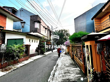 DIJUAL RUMAH TUA DI DAERAH KEBAYORAN BARU JAKSEL