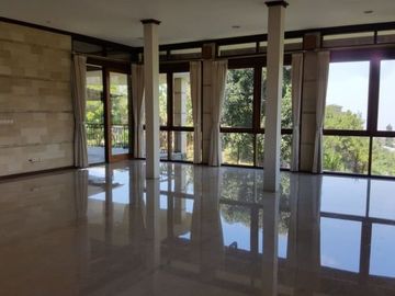 Rumah Besar Nyaman View Kota dan Gunung di Setiabudi