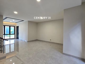 DIjual Rumah Baru Di The Green Cluster Venetia BSD Tangerang