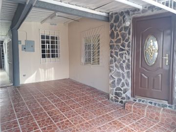 VENTA DE CASA CON ANEXO PARA ALQUILAR - EN LAS ACACIAS JUAN DIAZ