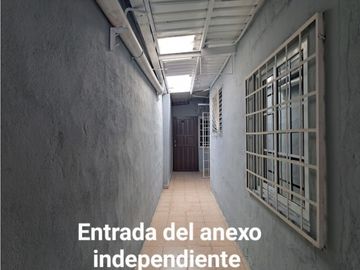 VENTA DE CASA CON ANEXO PARA ALQUILAR - EN LAS ACACIAS JUAN DIAZ