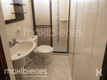 casa en venta en la nubia. Cod V60550
