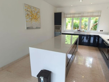 MODERN VILLA DI UNGASAN DENGAN 4 BED ROOM