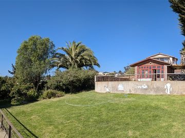 Casas y Piscina con vista al mar San Sebastian