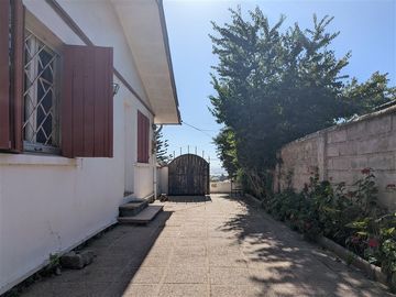 Casas y Piscina con vista al mar San Sebastian