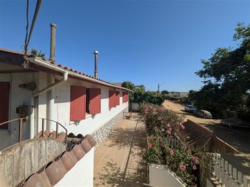 Casas y Piscina con vista al mar San Sebastian