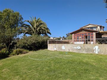 Casas y Piscina con vista al mar San Sebastian