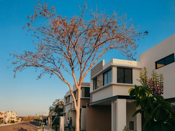 CASA EN VENTA EN PRIVADA RESIDENCIAL ZONA NORTE MERIDA YUCATAN