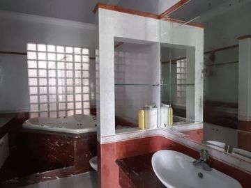 Rumah Hadap Taman di Villa Cinere Mas Tangerang Selatan Harga Menarik Nego Sampai Deal