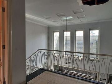 Rumah Hadap Taman di Villa Cinere Mas Tangerang Selatan Harga Menarik Nego Sampai Deal