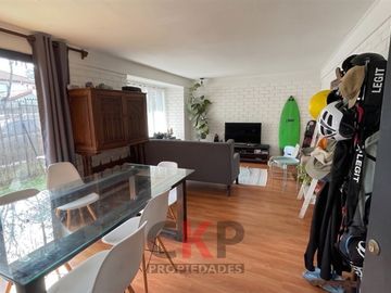 Casa 4D/3B para Remodelar/ Sector El Aromo/ Terreno 264m2