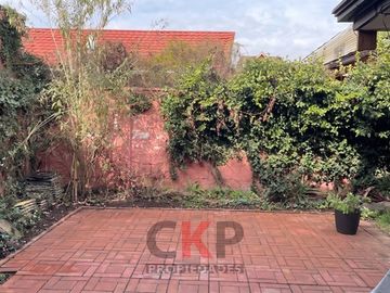 Casa 4D/3B para Remodelar/ Sector El Aromo/ Terreno 264m2