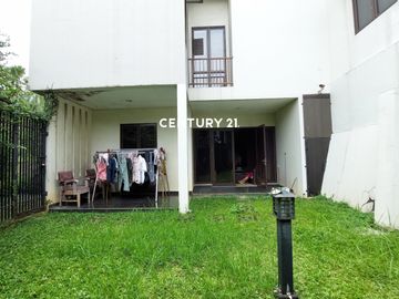 Rumah Nuansa Villa Halaman Belakang Luas Di Sektor 9 Of 9727