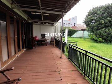 Rumah Nuansa Villa Halaman Belakang Luas Di Sektor 9 Of 9727