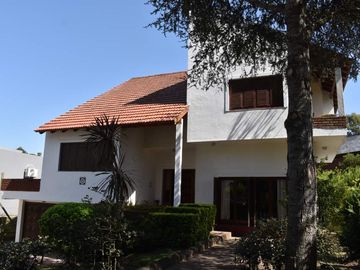 FINANCIA ACEPTA PERMUTA: CASA EN SANTA TERESITA SOBRE EL MONTE