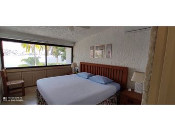 CASA EN VENTA A ORILLA DEL LAGO 