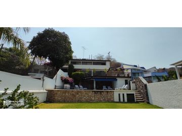 CASA EN VENTA A ORILLA DEL LAGO 
