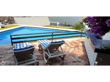 CASA EN VENTA A ORILLA DEL LAGO 