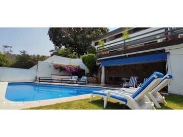 CASA EN VENTA A ORILLA DEL LAGO 