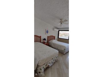 CASA EN VENTA A ORILLA DEL LAGO 